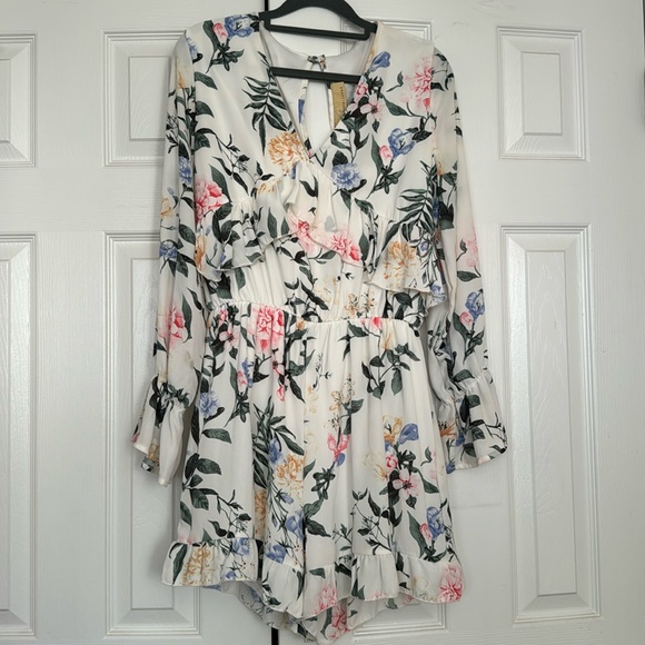 Floral Spring Romper - Picture 2 of 2